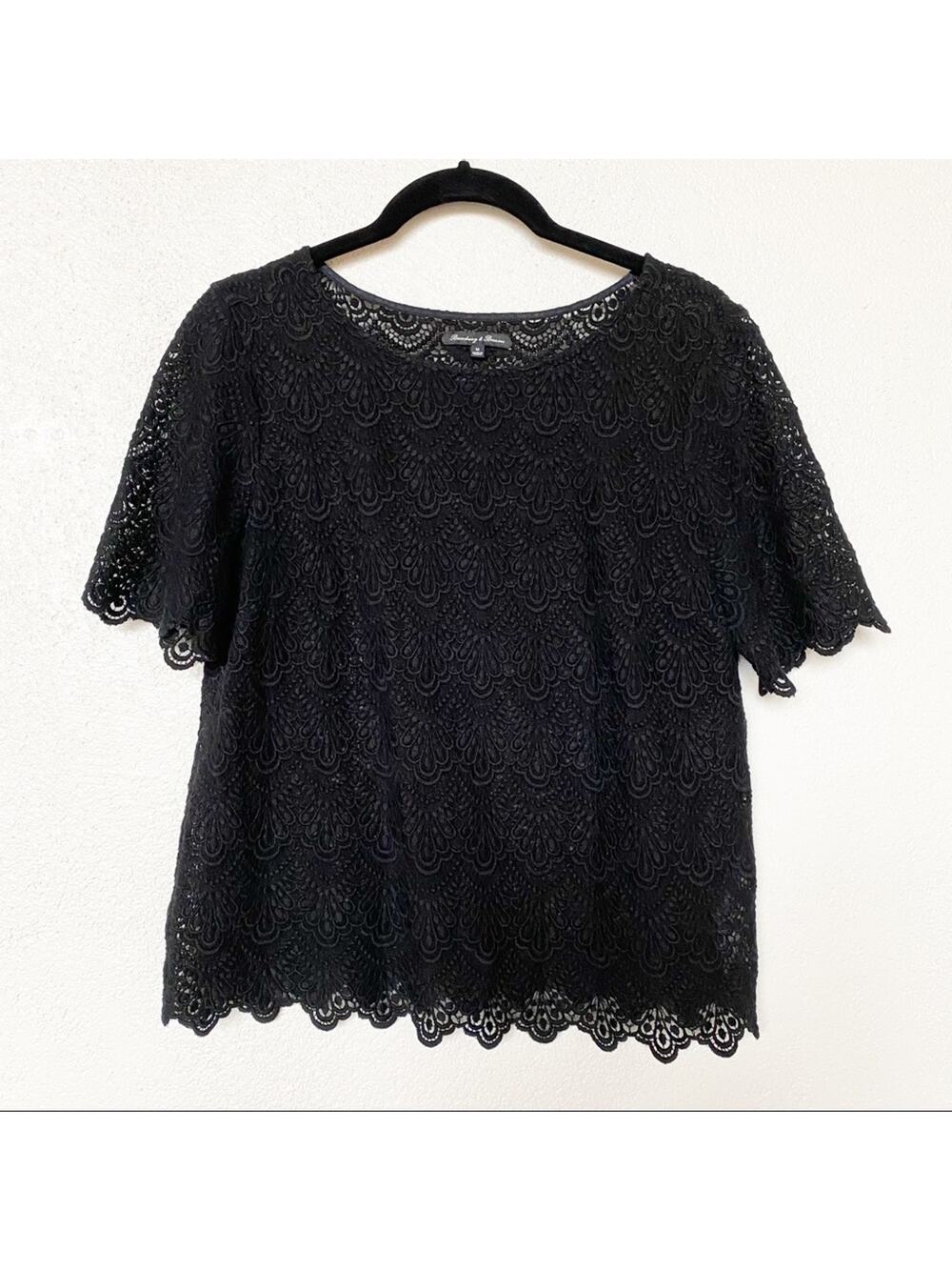 Broadway & Broome Scallop Edge Black Lace Top Size Medium